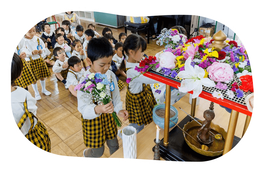 園児達の写真（花まつり）