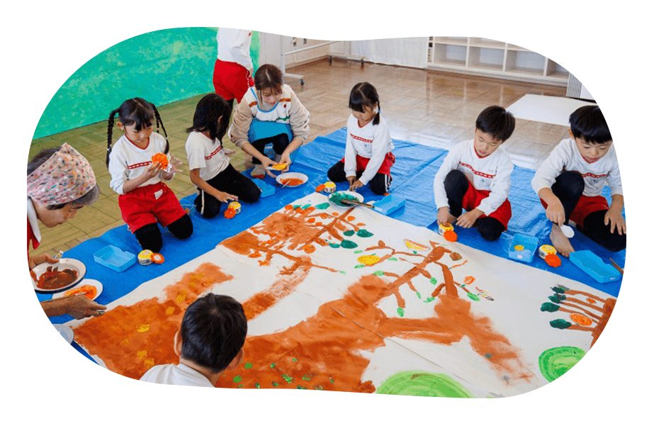 園児達の写真（造形教室）